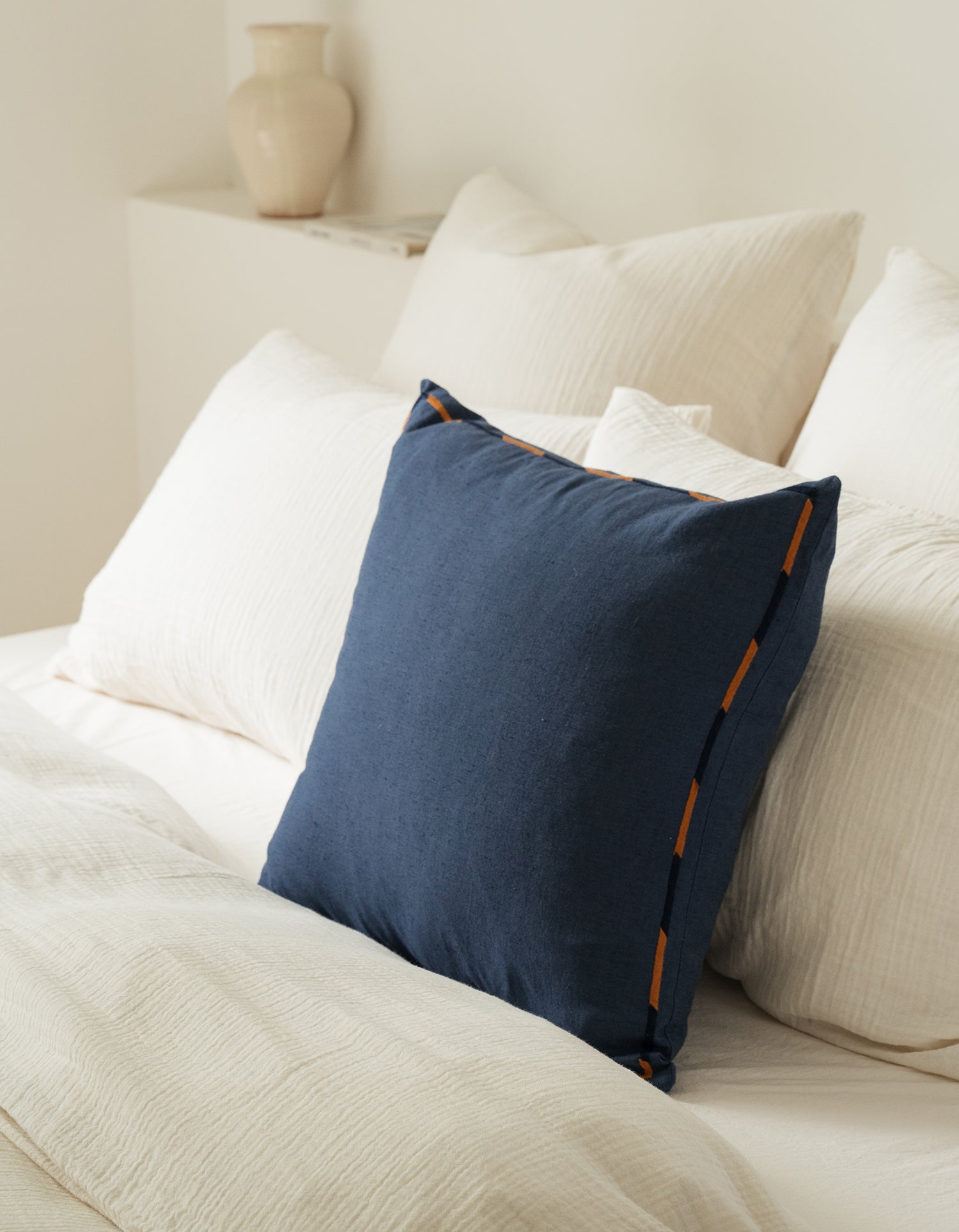 Housse de Coussin long Brodée - Bleu