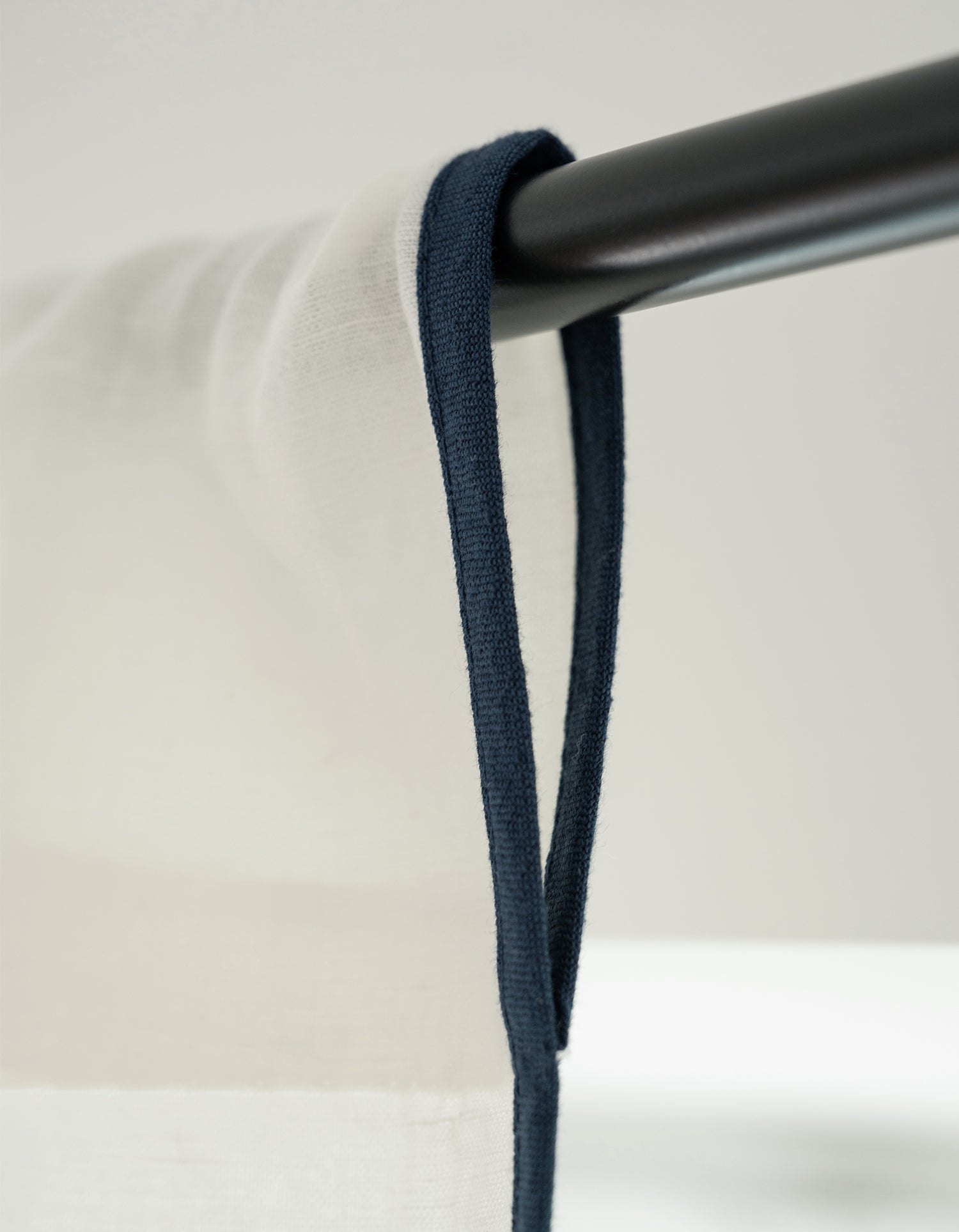 Vorhang Marbella – Leichter Leinenstoff mit Wellenstruktur - Weiss / Blau