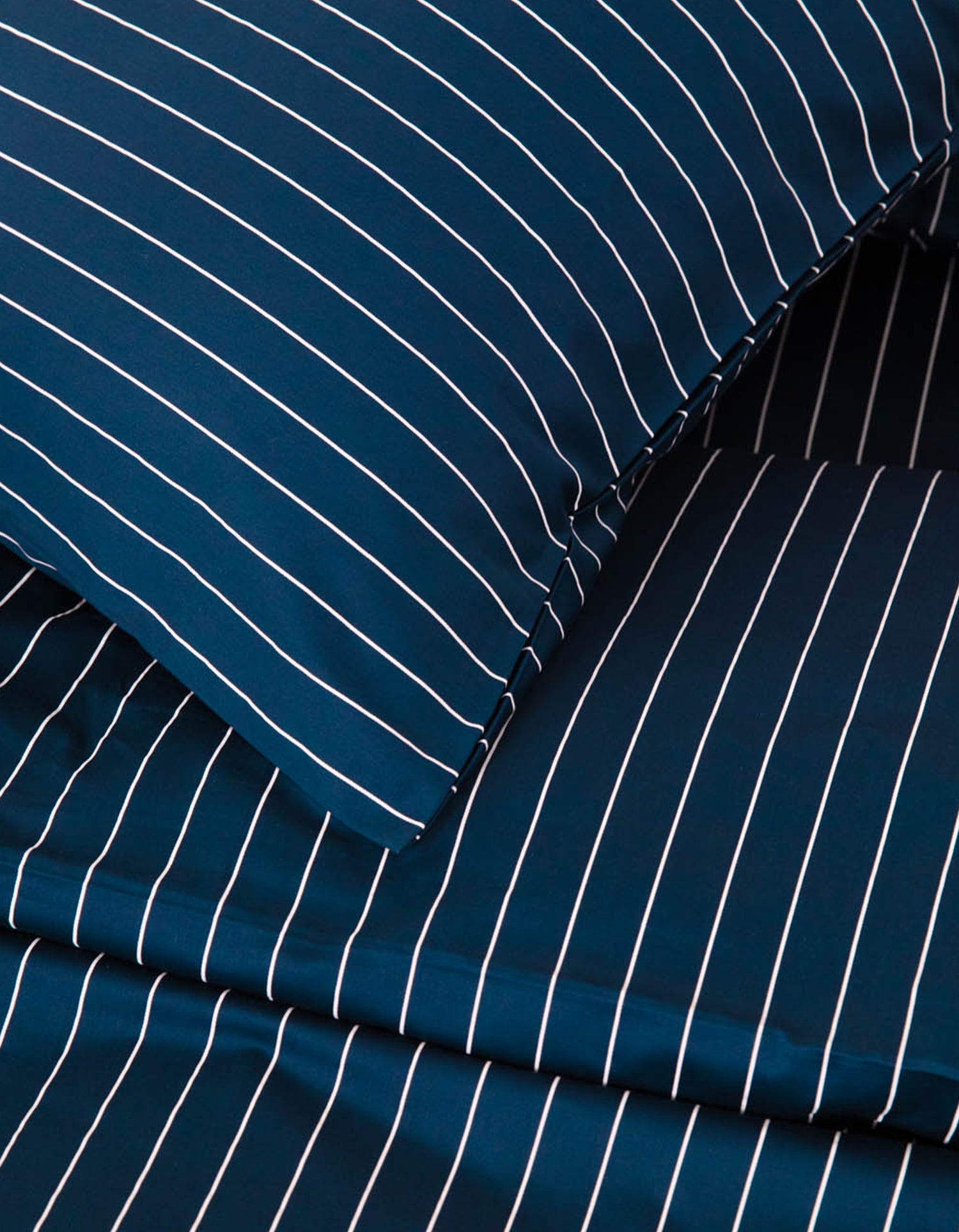 Drap plat Satin de coton 200 fils - Juste Le Marine Rayé
