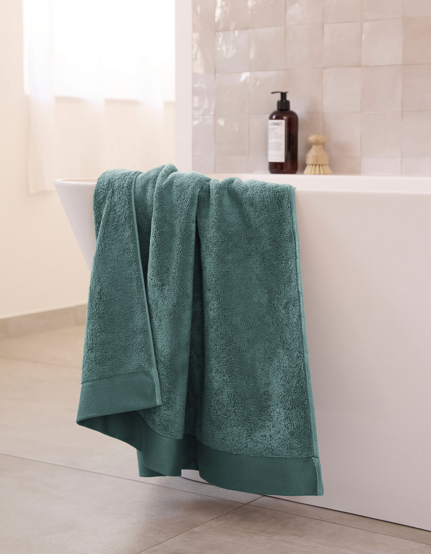 Serviette de bain moelleuse - Vert Céladon