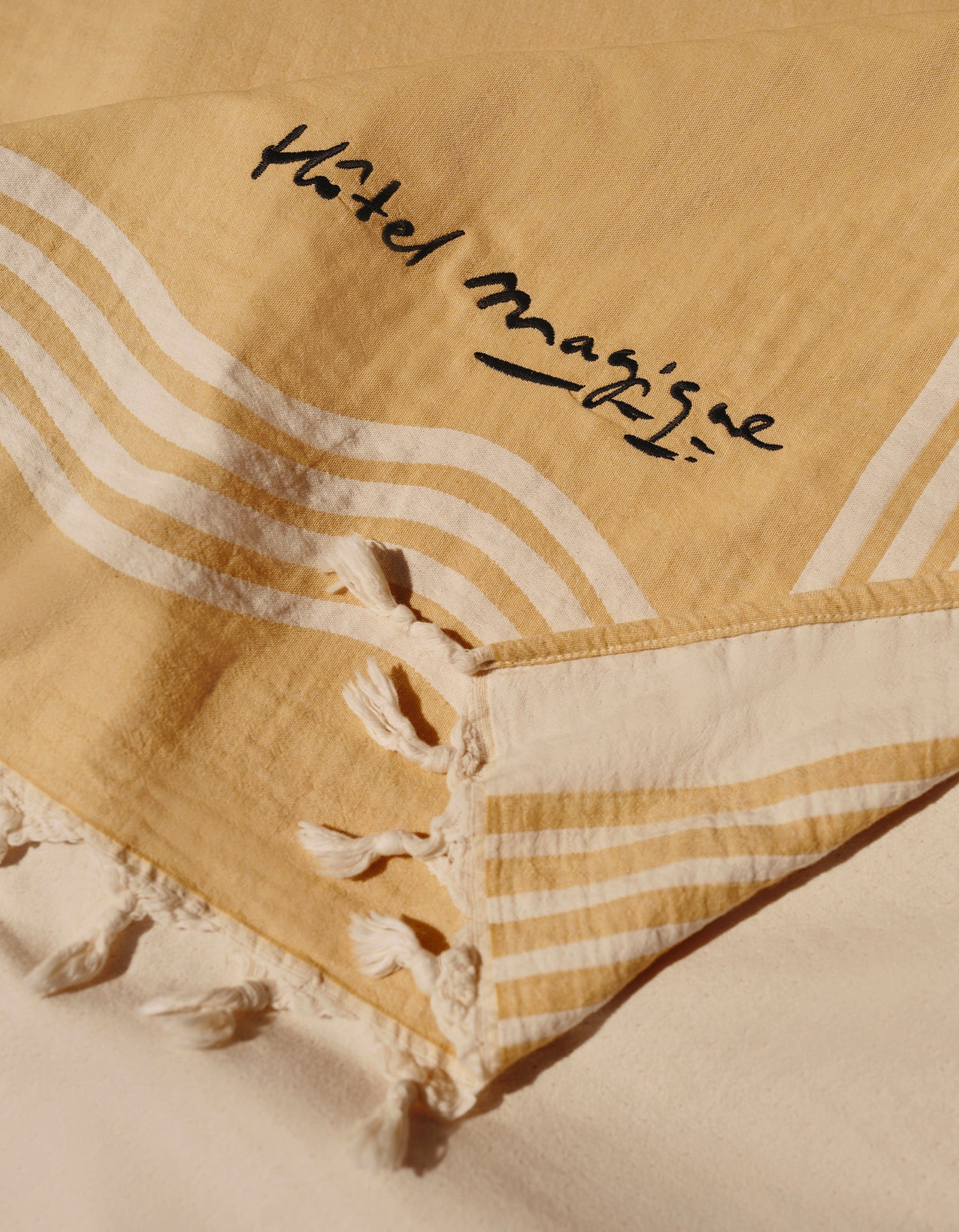 Maxi Fouta - Bonsoirs x Hôtel Magique - Gold Sand