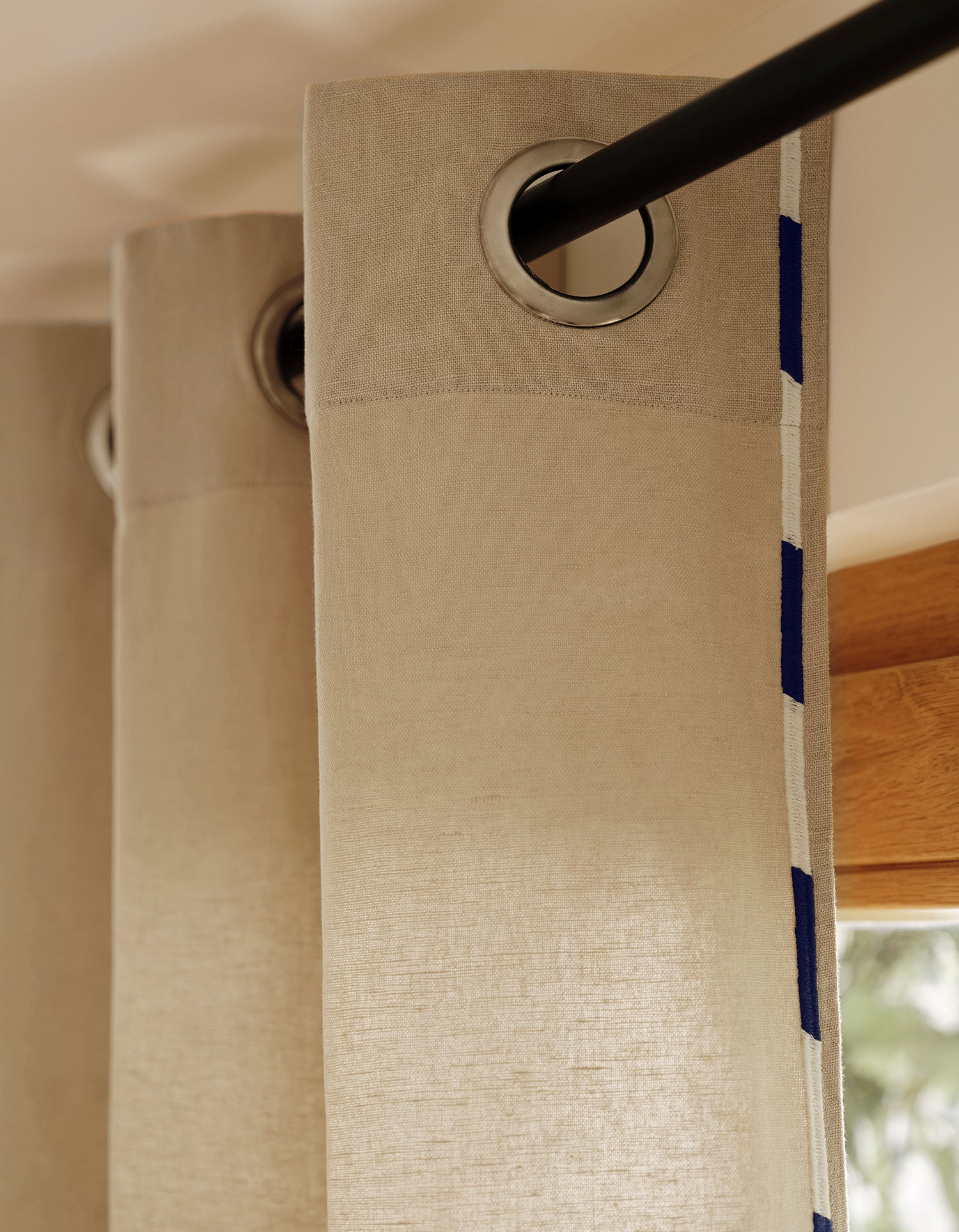 Lichtdurchlässiger Vorhang Comporta mit Ösen - Naturfarben & Blau