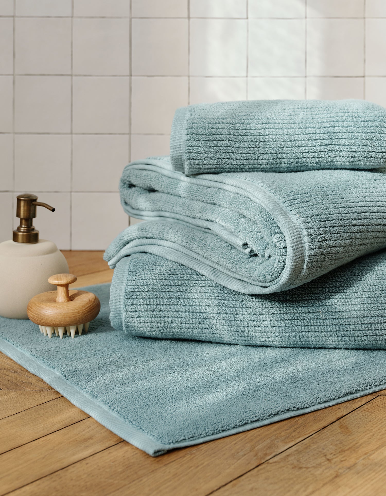 Serviette de bain moelleuse côtelée - Bleu Céladon