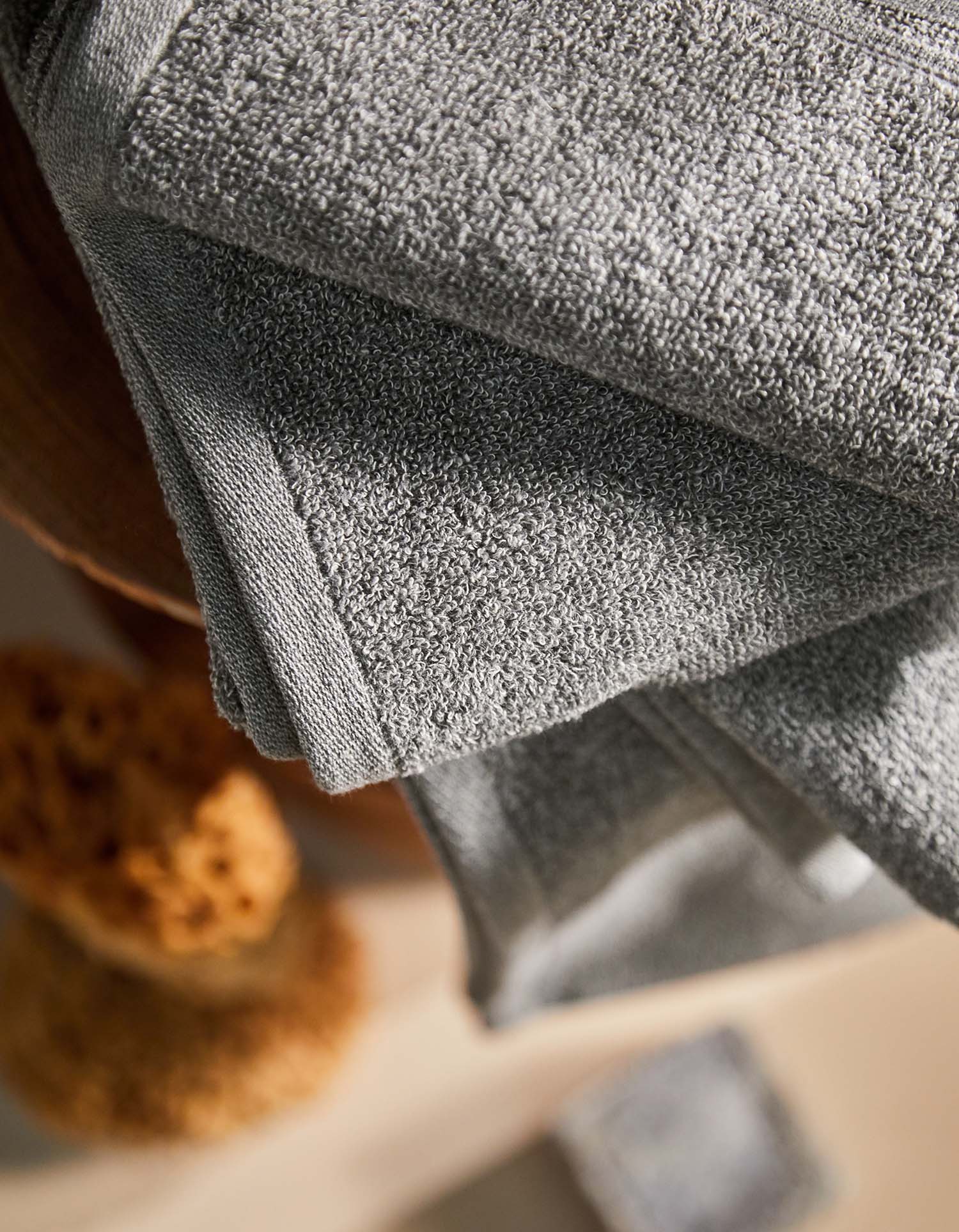 Badetuch aus recycelter Baumwolle - Heidekrautgrau