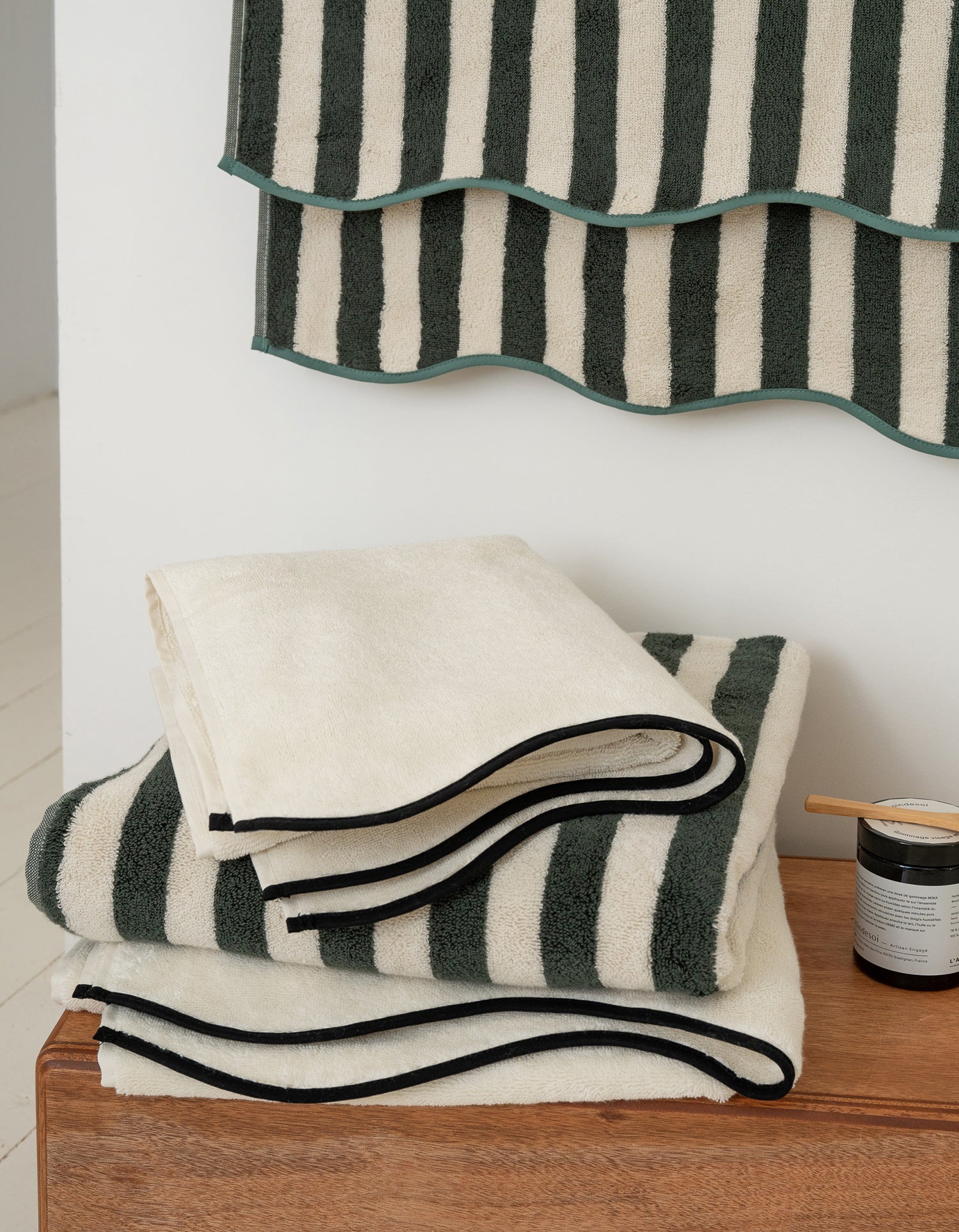 Serviette de bain Wavy - Crème & Noir