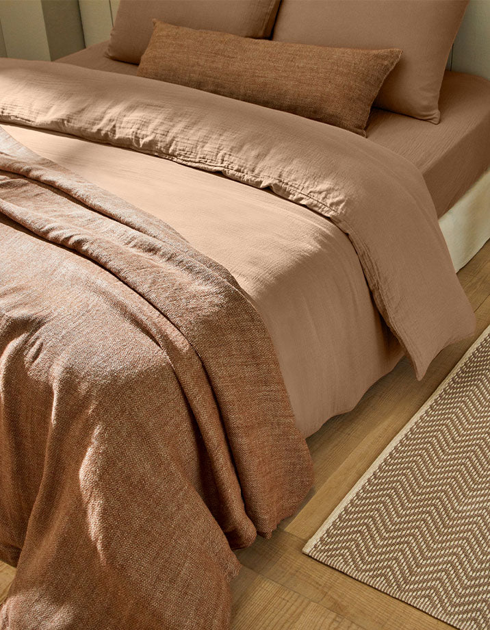 Linnen bedsprei - Karamel Chevron