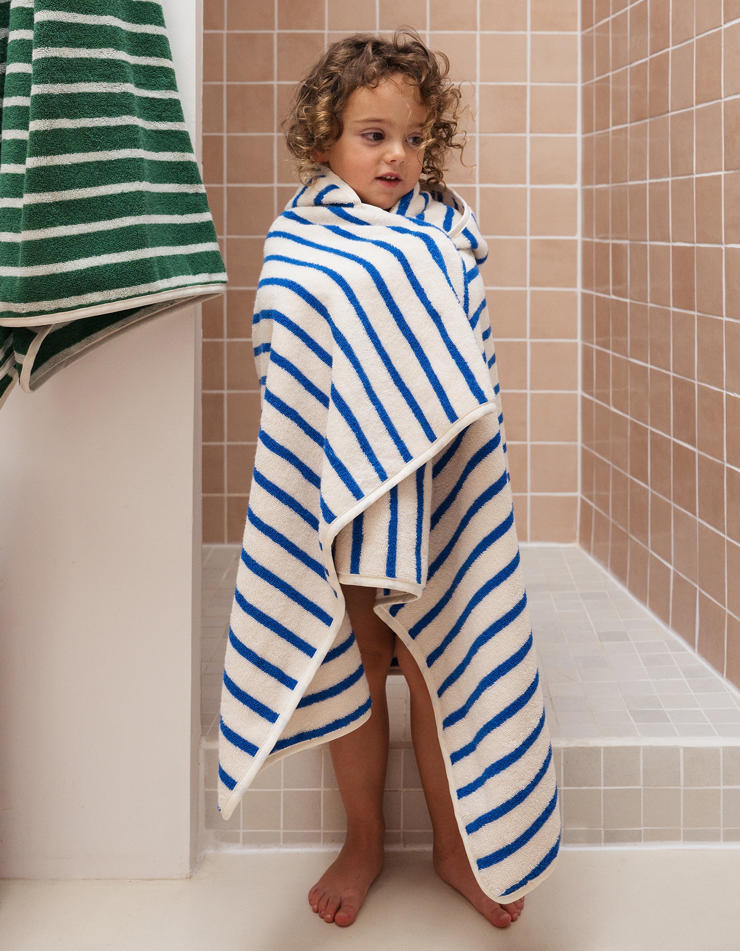 Cape de bain moelleuse Enfant - Le Petit Rayé Bleu