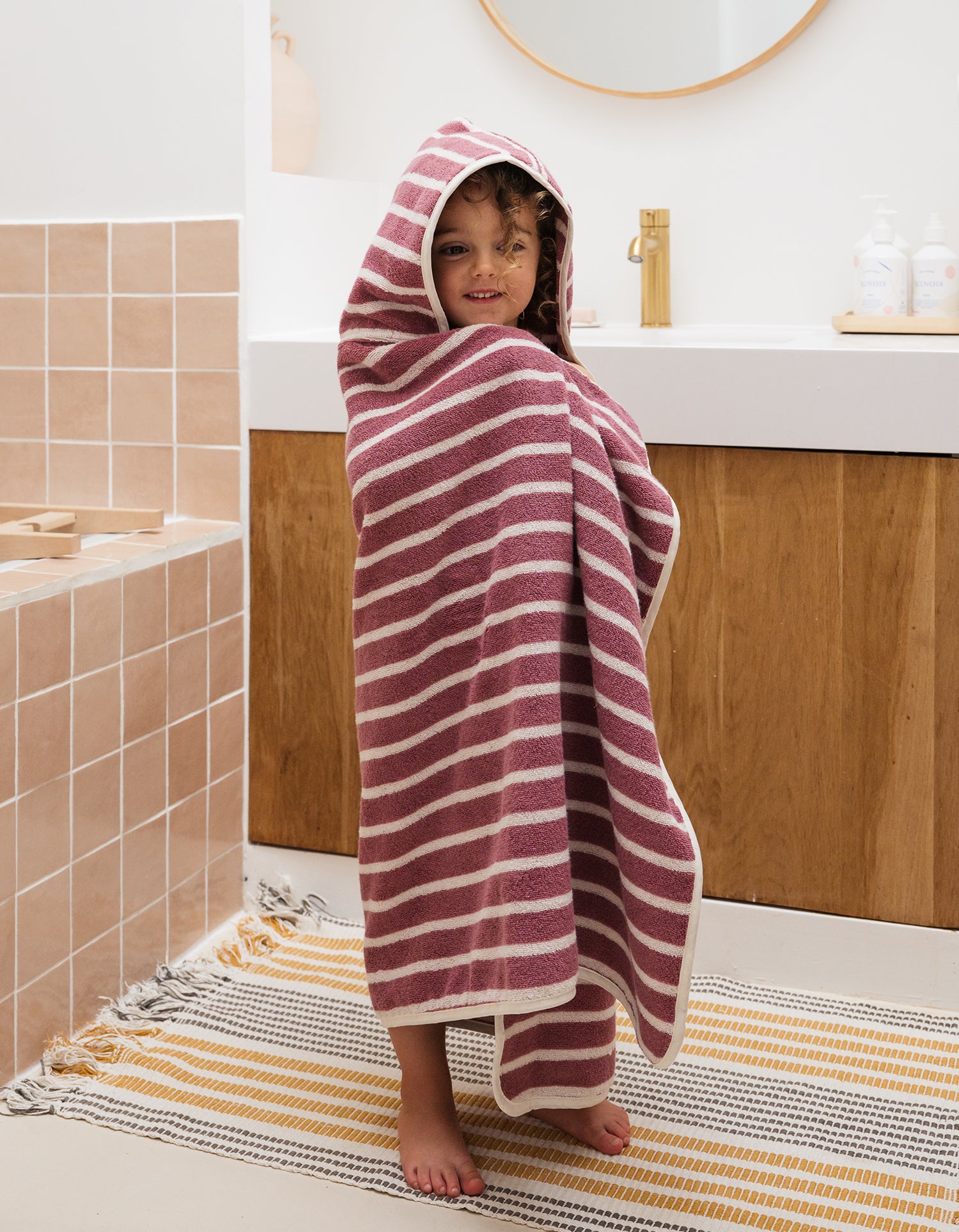 Cape de bain moelleuse Enfant - Le Petit Rayé Rose