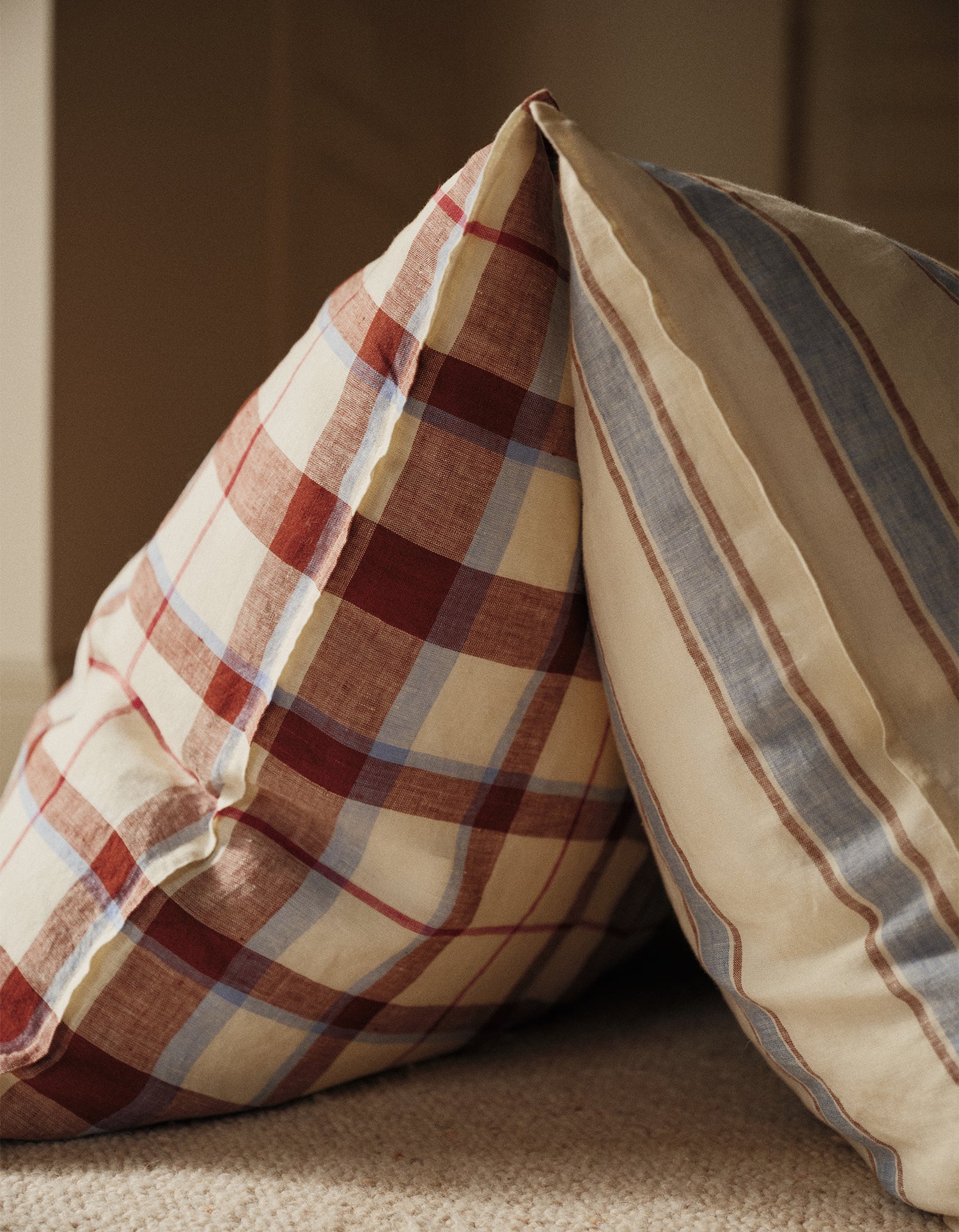 Maxi Kissenbezug aus Leinen - Karminroter Tartan