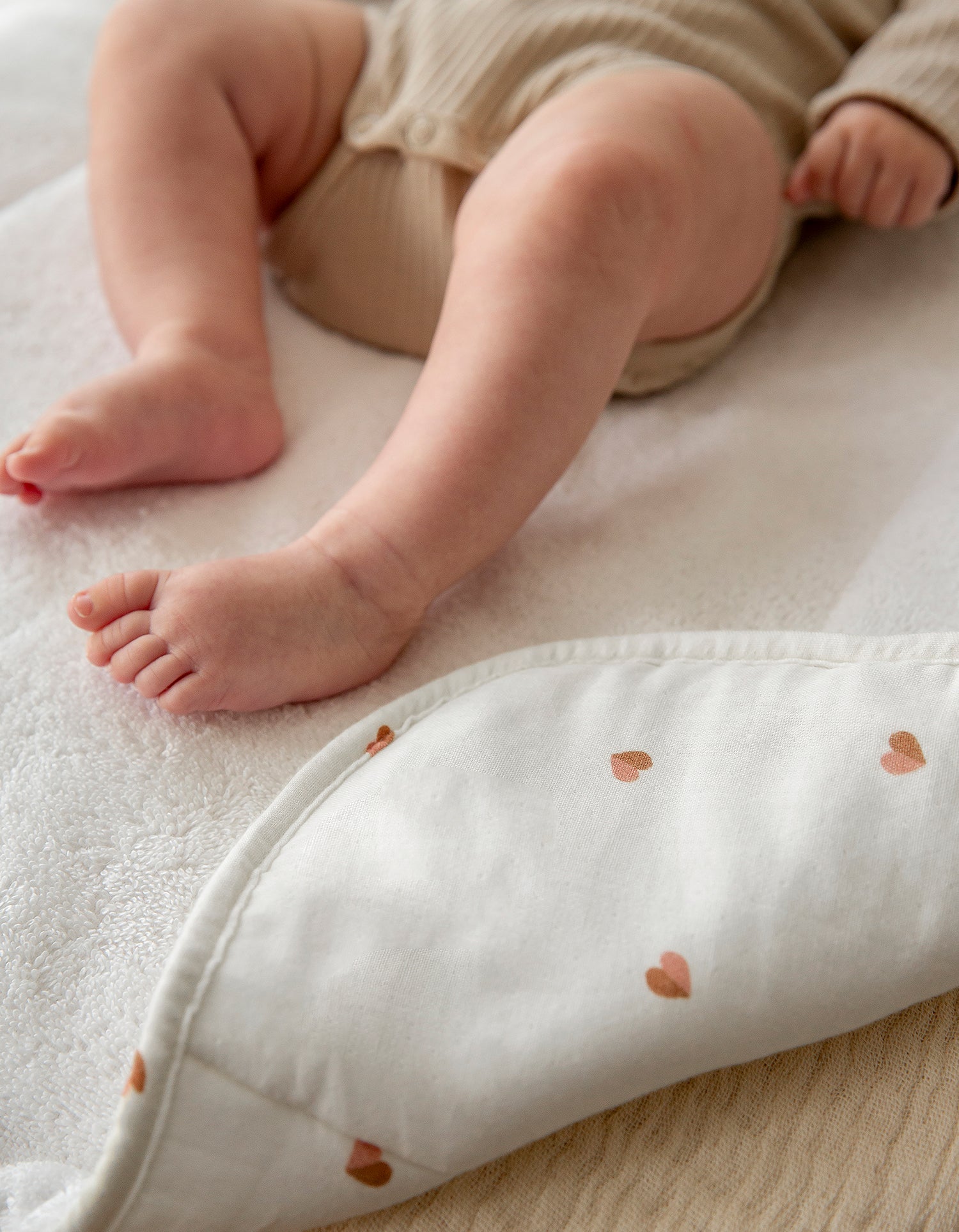 Matelas à langer de voyage - Coeur Caramel