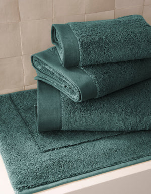 Plush bath towel