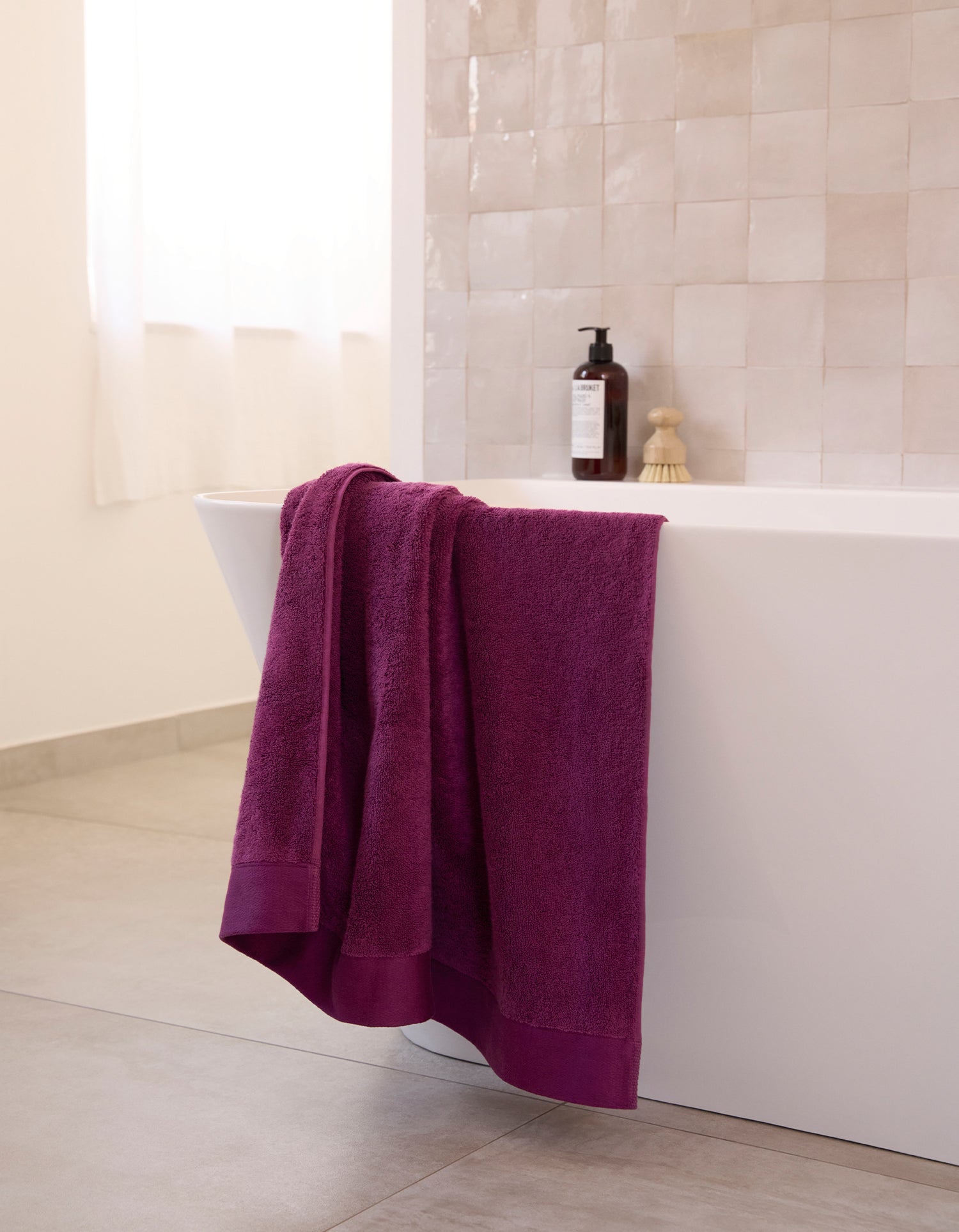 Serviette de toilette moelleuse - Violet Bougainvillier