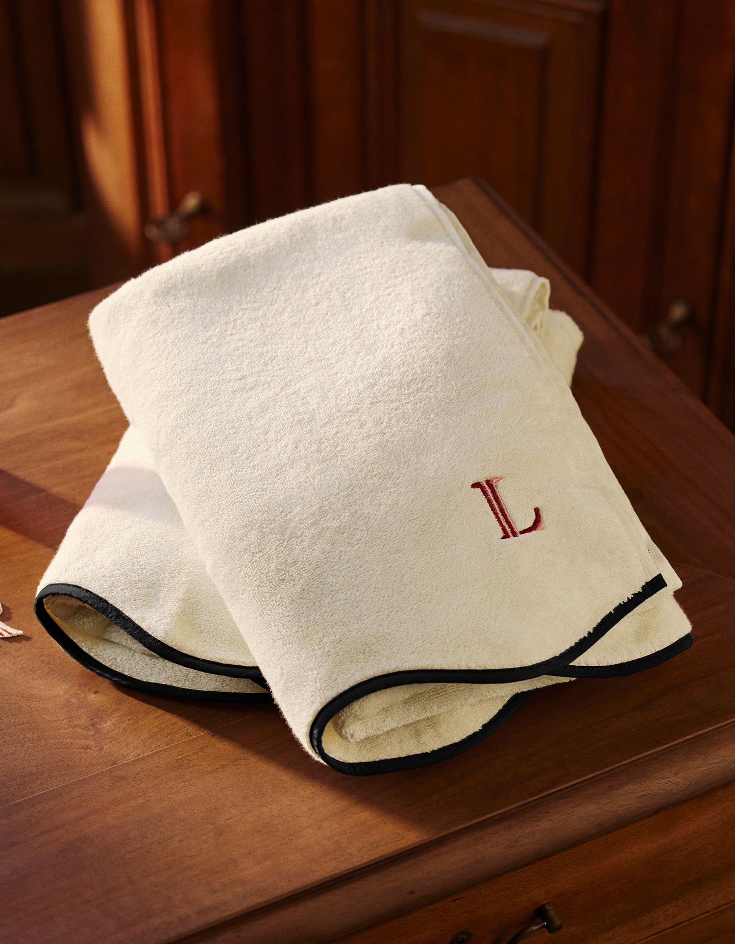 Serviette de bain Wavy - Crème & Noir